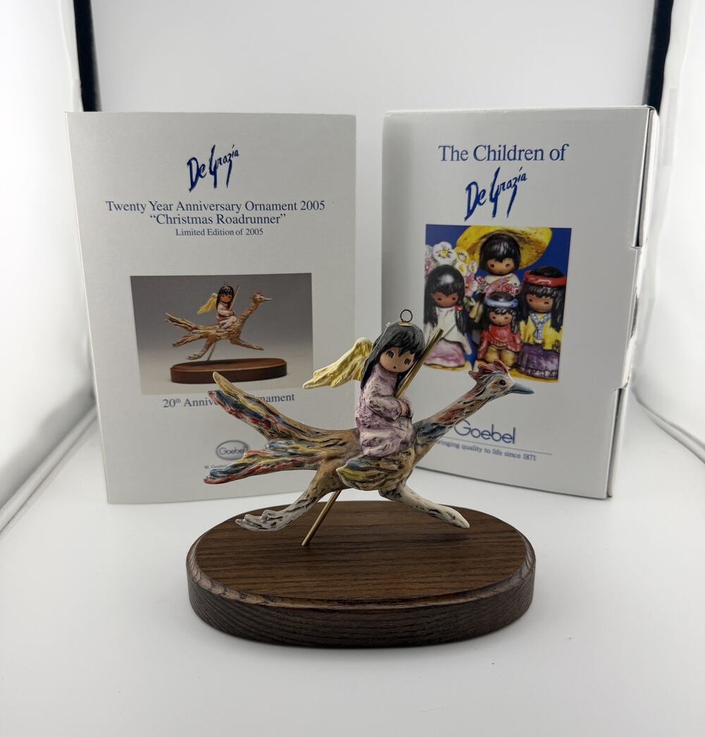 DeGrazia 20 Year Anniversary Christmas Roadrunner Ornament NIB #403/2005 Goebel